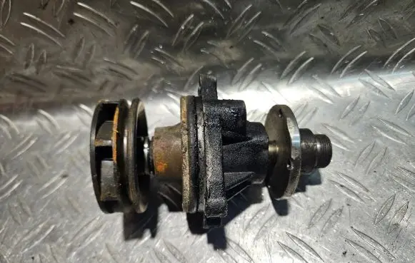 Opel Omega B1 Water pump