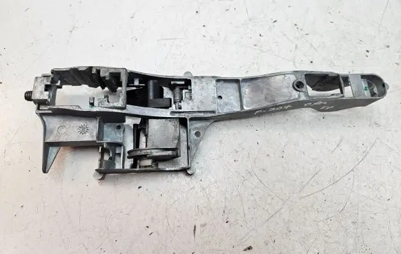 Peugeot 207 Front door coupe exterior handle/bracket 1198G4