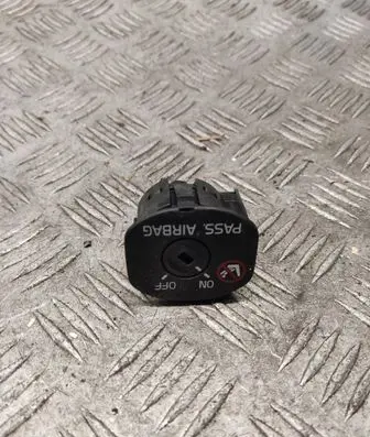 Passenger airbag on/off switch