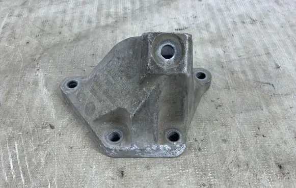 BMW 7 F01 F02 F03 F04 Engine mounting bracket 6775904 73681310