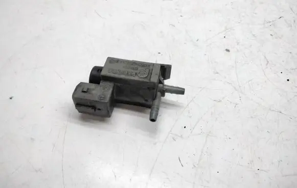 BMW 5 E60 E61 Turbo solenoid valve 7537612