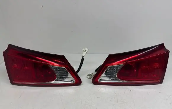 Lexus IS 220D-250-350 Tailgate rear/tail lights 8158153070 8158153071 8158153080