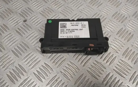 Tesla Model S Door control unit/module 100310100E