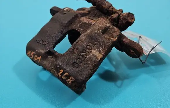 Front brake caliper