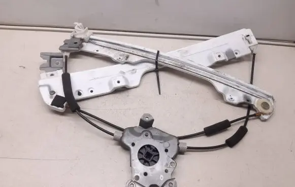 Nissan Murano Z50 Front window lifting mechanism without motor