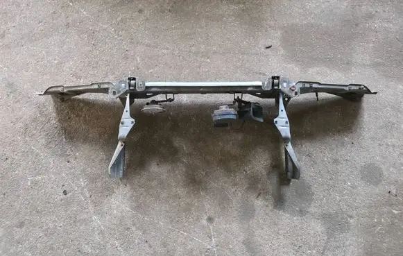 BMW 7 E32 Radiator support slam panel