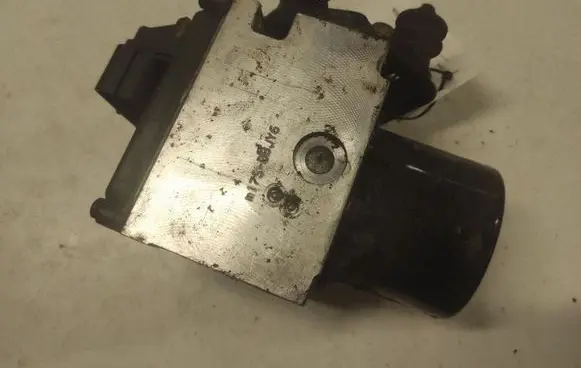 Volkswagen PASSAT B6 ABS Pump 3C0614095S 16332402 16332502A