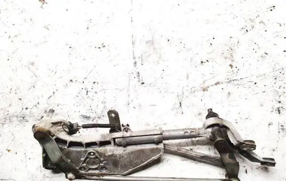 Honda CR-V Front wiper linkage and motor