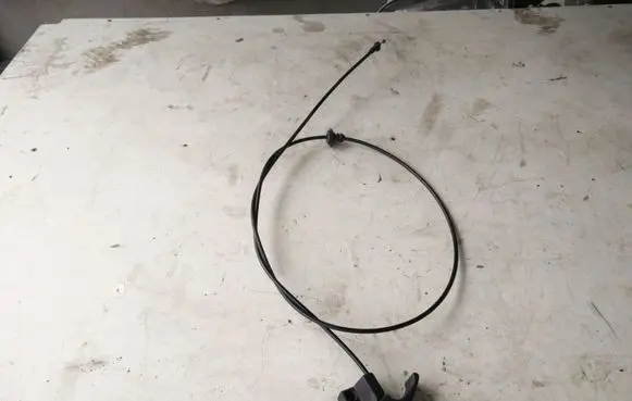 Skoda Octavia Mk1 (1U) Engine bonnet (hood) release handle