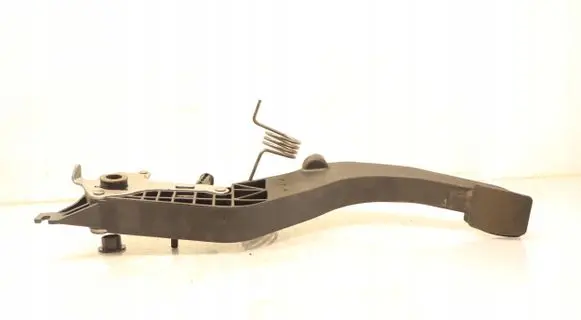 Opel Astra K Clutch pedal 