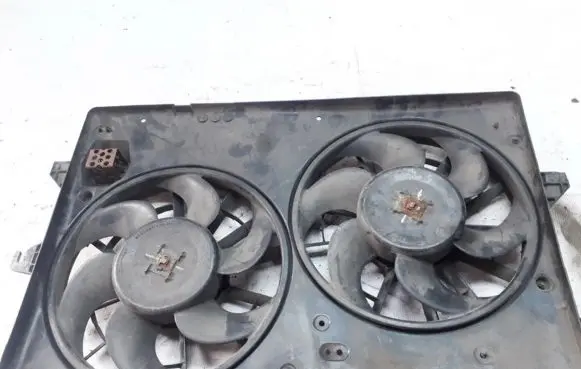 Ford Mondeo MK II Radiator cooling fan shroud 95BB8C607