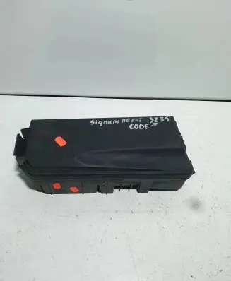 Opel Signum Fuse module 13205792 519171003