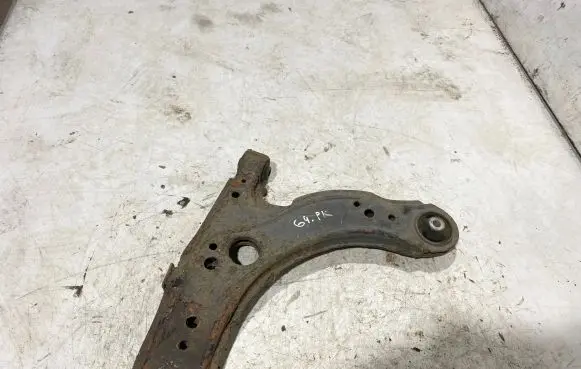 Volkswagen Golf IV Front lower control arm/wishbone