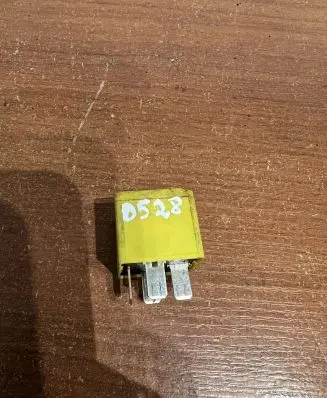Mercedes-Benz E W210 Other relay A0025421419 D528