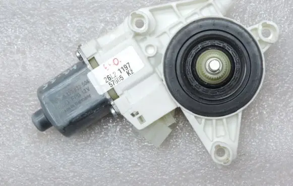 Mercedes-Benz E W212 Rear door window regulator motor A2048200642 0130822504