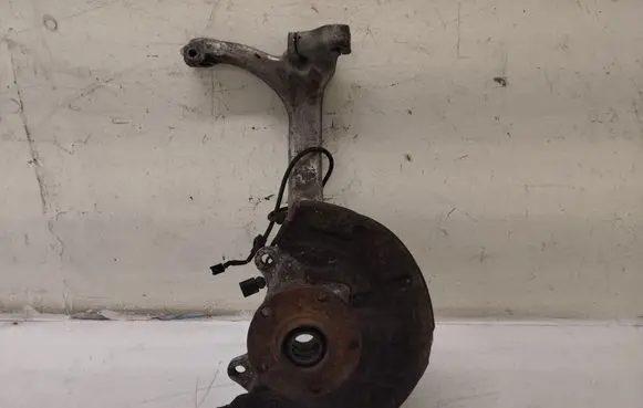 Audi A4 S4 B7 8E 8H Front wheel hub 8E04072428