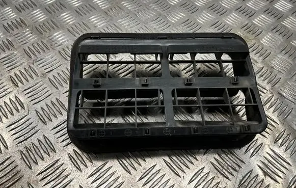 Subaru Outback Quarter panel pressure vent 72651AG030 72653AG010