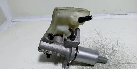 Audi A6 S6 C6 4F Master brake cylinder 8E0611301G