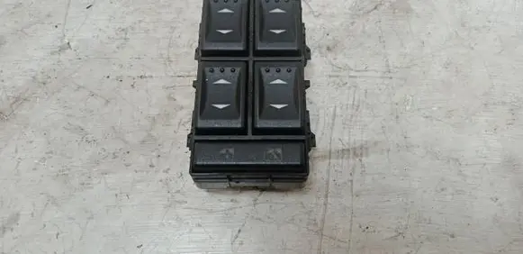 Ford Mondeo Mk III Electric window control switch 8S7T14A132BA