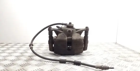 Volkswagen PASSAT B8 Front brake caliper 6799D