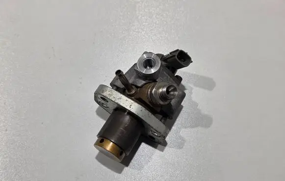 Lexus IS 220D-250-350 Fuel injection high pressure pump 2348031021