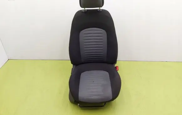 Fiat Grande Punto Front passenger seat 5DZRWI