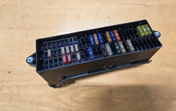 Volkswagen Caddy Fuse module TAB016470D 0832686081 09960999876K