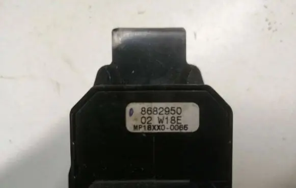 Volvo S80 Electric window control switch 8682950 02W18E MP18XX00065