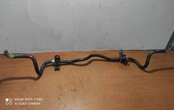Nissan Juke I F15 Front anti-roll bar/sway bar