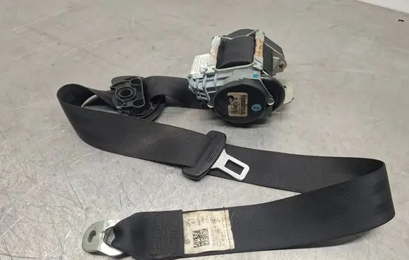Volkswagen Golf V Front seatbelt 1K4857705AE 6087165F1B