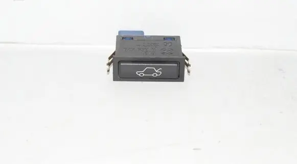 BMW 5 E39 Tailgate opening switch 8365579