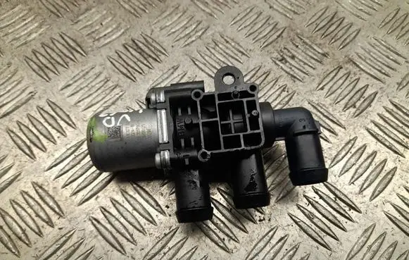 BMW 5 G60 G61 Webasto circulation pump for autonomous heater 5A1C977