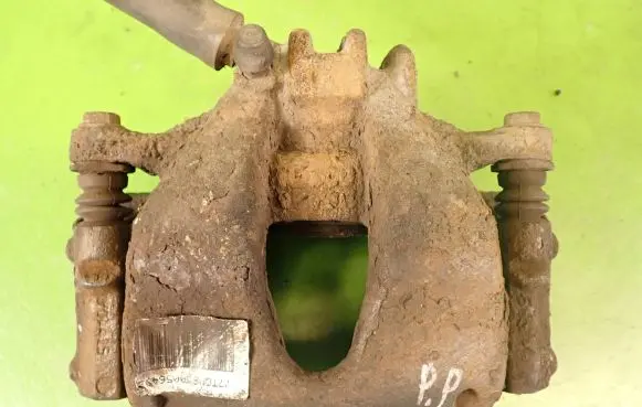 Peugeot 308 Front brake caliper