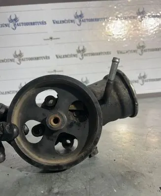 Toyota Corolla Verso AR10 Power steering pump