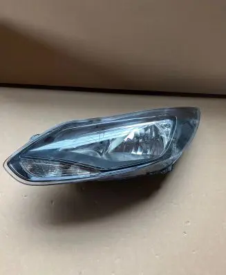 Ford Focus Headlight/headlamp BM5113W029A