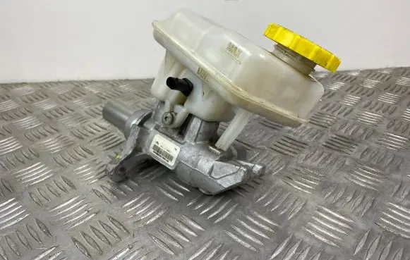 Dodge Durango Master brake cylinder