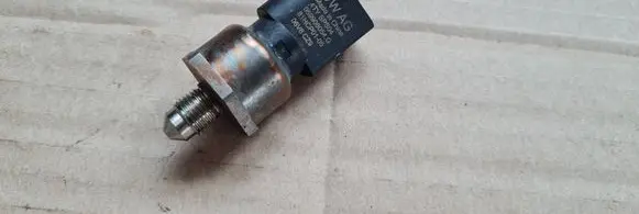 Audi A4 S4 B9 Fuel pressure sensor 059906054G 81HCP0105