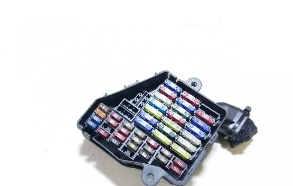 Volkswagen Golf IV Fuse box set 1j1970000ae 1j1970003c
