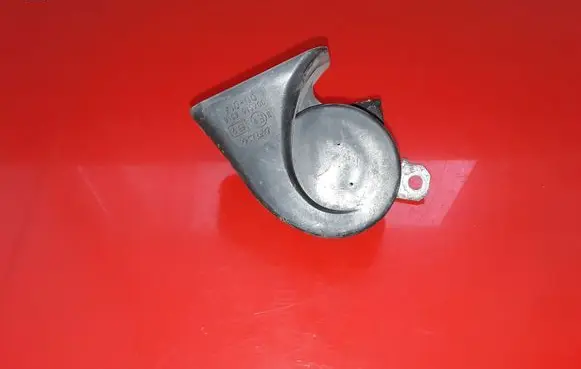 Subaru Tribeca Horn signal E9004015 DN014