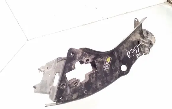 Mercedes-Benz E W211 Headlight/headlamp mounting bracket A2048173420