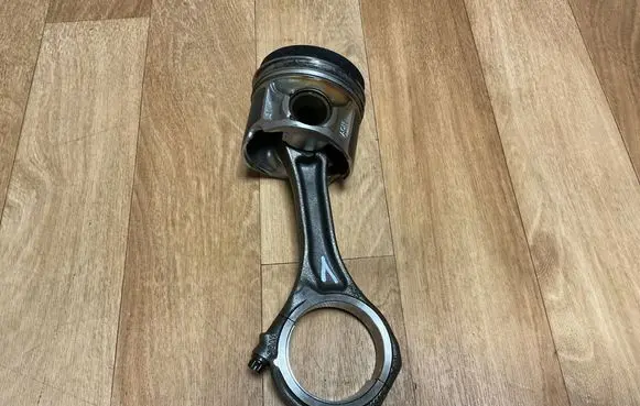 Volkswagen Touareg II Piston with connecting rod 059AJ39