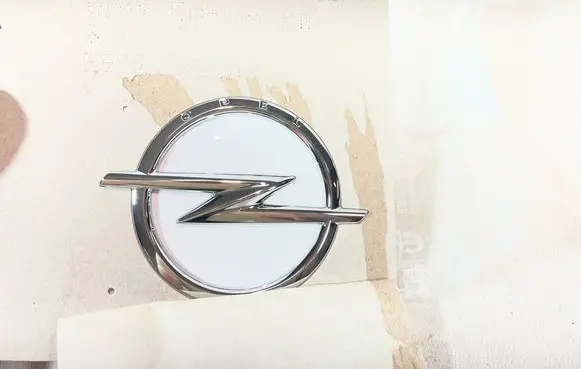 Opel Vivaro Manufacturer badge logo/emblem 98328193DX