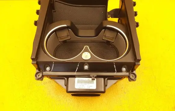 Mercedes-Benz GLE W167 Glove box central console A1678101704