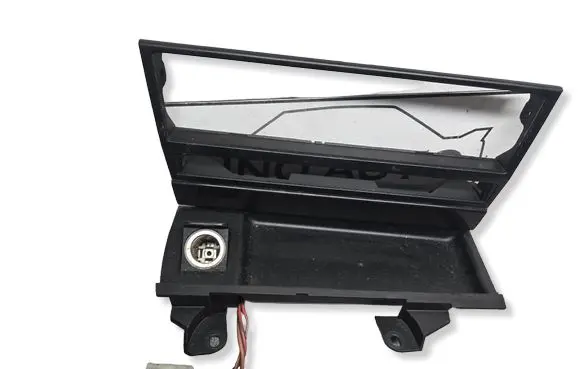 BMW 5 E39 Radio/GPS head unit trim 8247302
