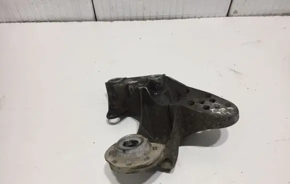 Volkswagen PASSAT B5 Engine mounting bracket 4B0199351B