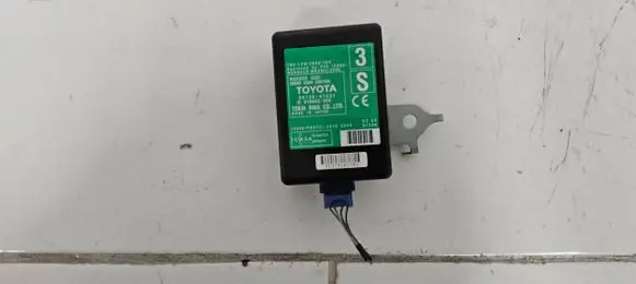 Toyota Prius (XW30) Door control unit/module 8974047031 61B663000