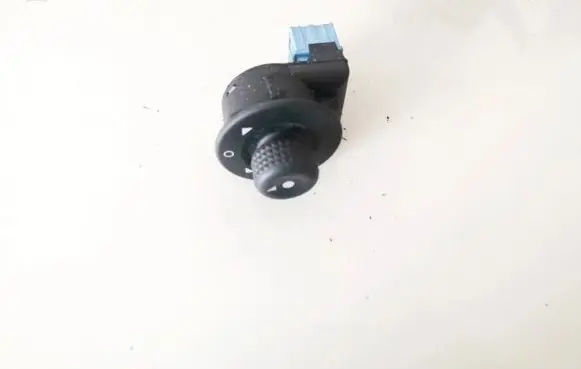 Peugeot Partner Wing mirror switch 185526