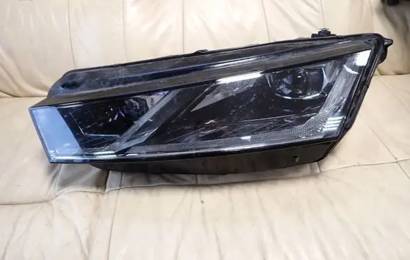 Skoda Octavia Mk4 Headlight/headlamp