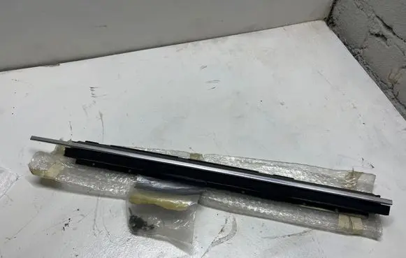 Audi A8 S8 D3 4E Rear door window curtain/sunshade 4d0861333a 204542628 323723