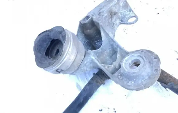 Audi A6 S6 C5 4B Engine mounting bracket 4b0199352